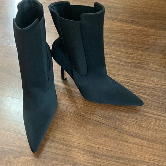 Good American Sleek Black Heeled Boots - Picture 2 of 8